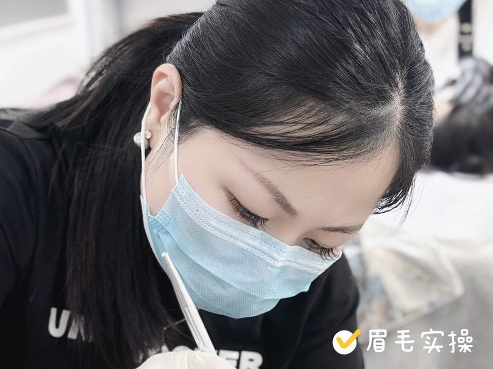 遮瑕怎么用:黑眼圈痘印斑点分别怎么遮